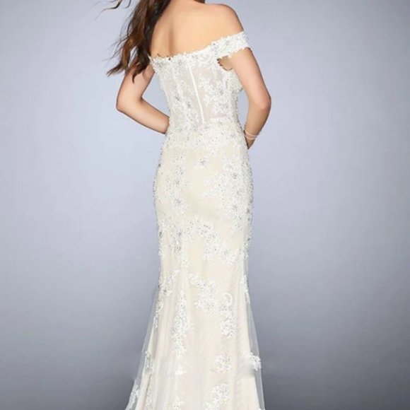 Dress - Picture 2 of 6